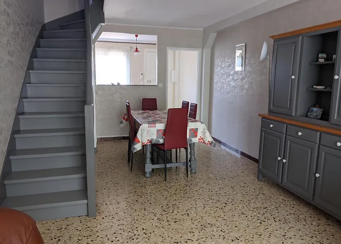 T3 Climatisee, 57m², 5/6 Pers, Proche Plage, Renovee, Terrasse, Parking, Quartier Anime - Fr-1-797-48 Villa