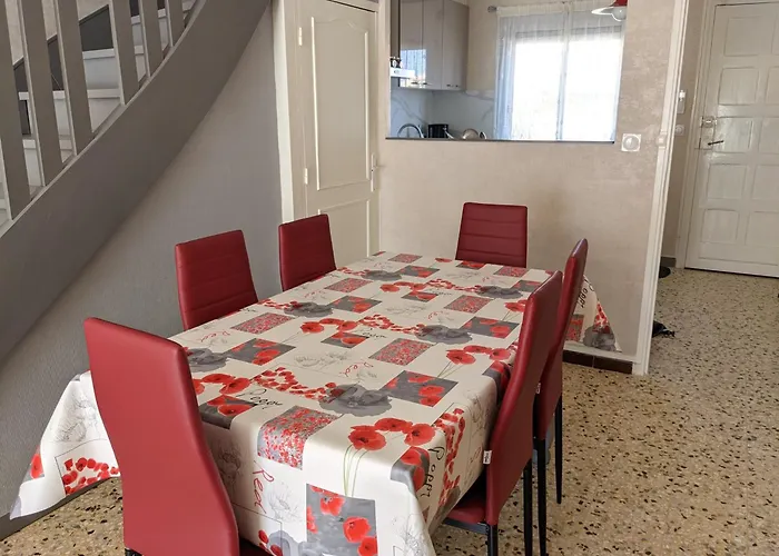 T3 Climatisee, 57m², 5/6 Pers, Proche Plage, Renovee, Terrasse, Parking, Quartier Anime - Fr-1-797-48 *