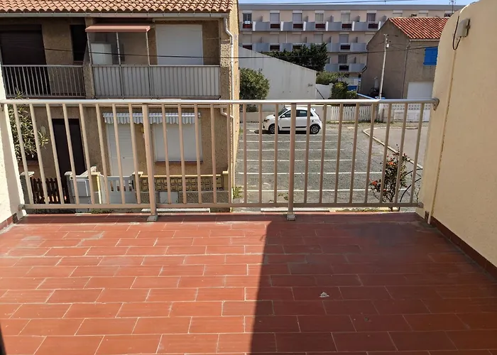 Villa T3 Climatisee, 57m², 5/6 Pers, Proche Plage, Renovee, Terrasse, Parking, Quartier Anime - Fr-1-797-48 Port-la-Nouvelle
