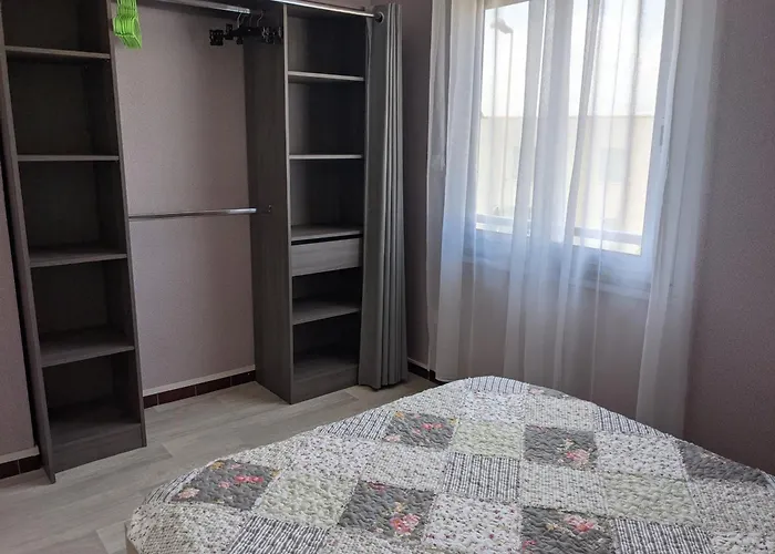 T3 Climatisee, 57m², 5/6 Pers, Proche Plage, Renovee, Terrasse, Parking, Quartier Anime - Fr-1-797-48 *