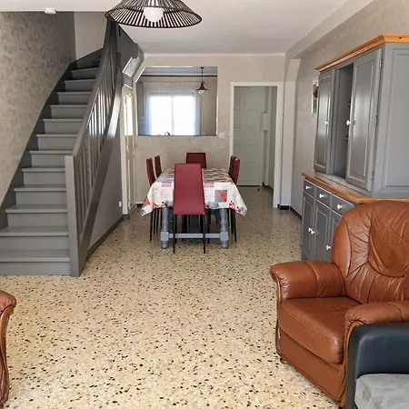 T3 Climatisée, 57m², 5/6 Pers, Proche Plage, Rénovée, Terrasse, Parking, Quartier Animé - Fr-1-797-48 * Port-la-Nouvelle