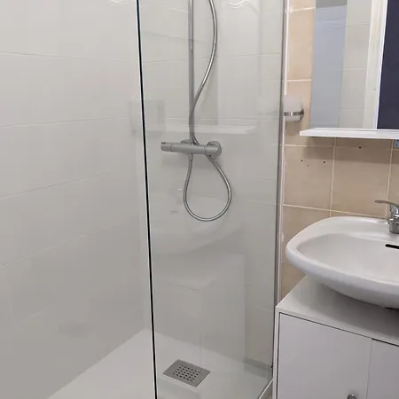 T3 Climatisée, 57m², 5/6 Pers, Proche Plage, Rénovée, Terrasse, Parking, Quartier Animé - Fr-1-797-48 Villa Port-la-Nouvelle