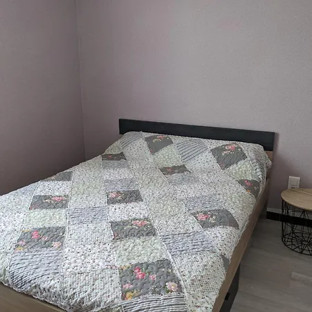 Villa T3 Climatisée, 57m², 5/6 Pers, Proche Plage, Rénovée, Terrasse, Parking, Quartier Animé - Fr-1-797-48 *