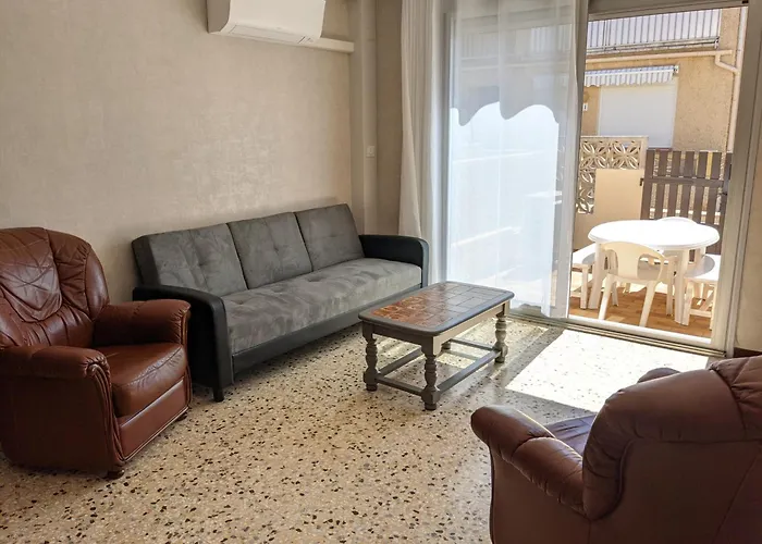T3 Climatisee, 57m², 5/6 Pers, Proche Plage, Renovee, Terrasse, Parking, Quartier Anime - Fr-1-797-48 Villa