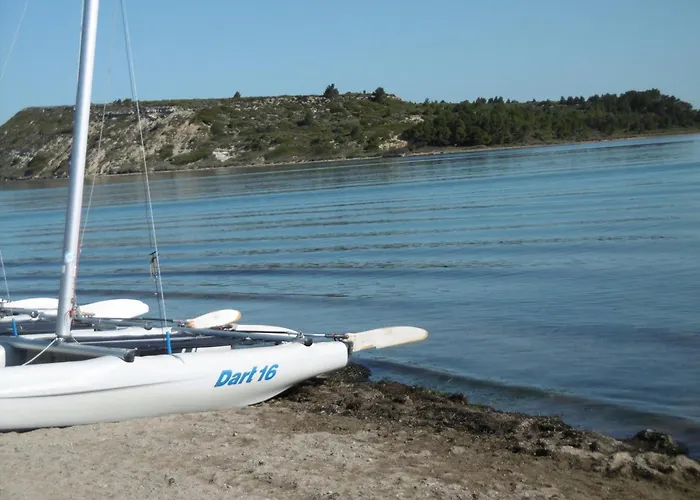 T3 Climatisee, 57m², 5/6 Pers, Proche Plage, Renovee, Terrasse, Parking, Quartier Anime - Fr-1-797-48 *