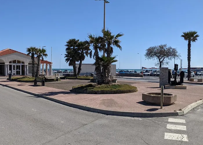 Villa T3 Climatisee, 57m², 5/6 Pers, Proche Plage, Renovee, Terrasse, Parking, Quartier Anime - Fr-1-797-48 Port-la-Nouvelle